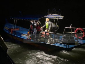 [VIDEO] Terkandas 6 jam, 4 pemancing berdepan detik cemas akhirnya terselamat di Pulau Tengah