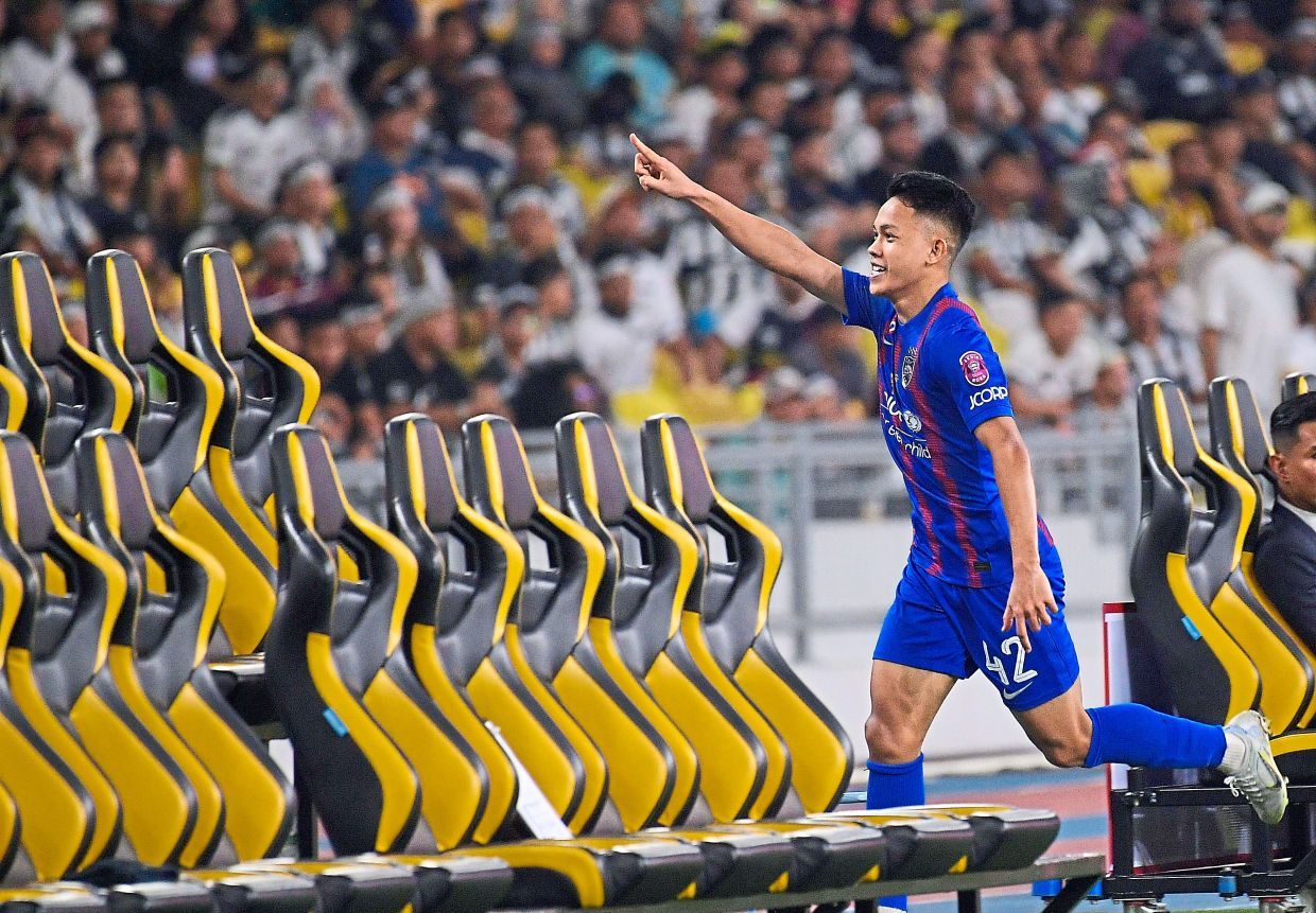 KUALA LUMPUR, 10 Sept -- Aksi pemain JDT Arif Aiman setelah berjaya membolosi gawang gol Terengganu FC pada perlawanan Final Piala FA JDT menentang Terengganu FC di Stadium Nasional Bukit Jalil hari ini.Keputusan semasa JDT 1-0 Terengganu FC.--fotoBERNAMA (2022) HAK CIPTA TERPELIHARA