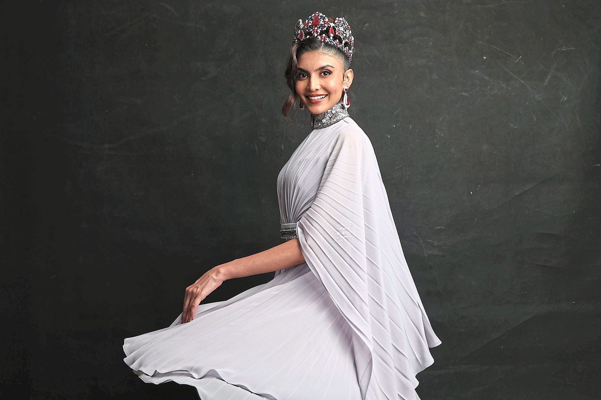 Interview and photoshoot for Miss Malaysia Saroop Roshi who is representing Malaysia in Miss World 2025 in India in May 2025 on April 25.—AZMAN GHANI/The Starmingsaroop