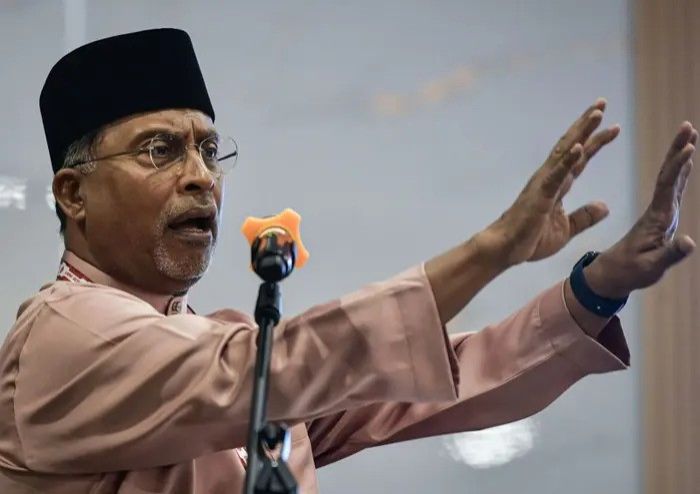KUALA LUMPUR, 13 Julai -- Ahli Majlis Kerja Tertinggi UMNO Datuk Seri Dr Zambry Abd Kadir menyampaikan ucapan perasmian Mesyuarat Perwakilan UMNO 2025 Bahagian Setiawangsa di Residensi UTM hari ini.--fotoBERNAMA (2025) HAK CIPTA TERPELIHARA