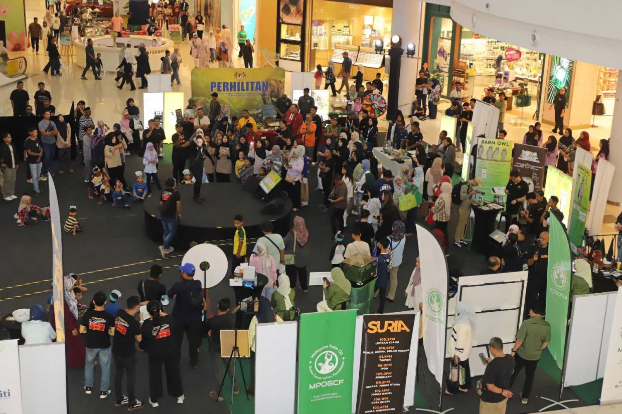 GEORGE TOWN: The Jelajah Sawit Hijau roadshow to promote sustainable practices in oil palm farming and wildlifeprotection has kicked off in Alor Setar, Kedah. Organised by Malaysian Palm Oil Green Conservation Foundation (MPOGCF) with Star Media Group, the event saw thousands from all backgrounds putting their hands together to support the initiatives in Aman Central Mall in Alor Setar. ( May 24, 2025 ) — LIM BENG TATT/The Star