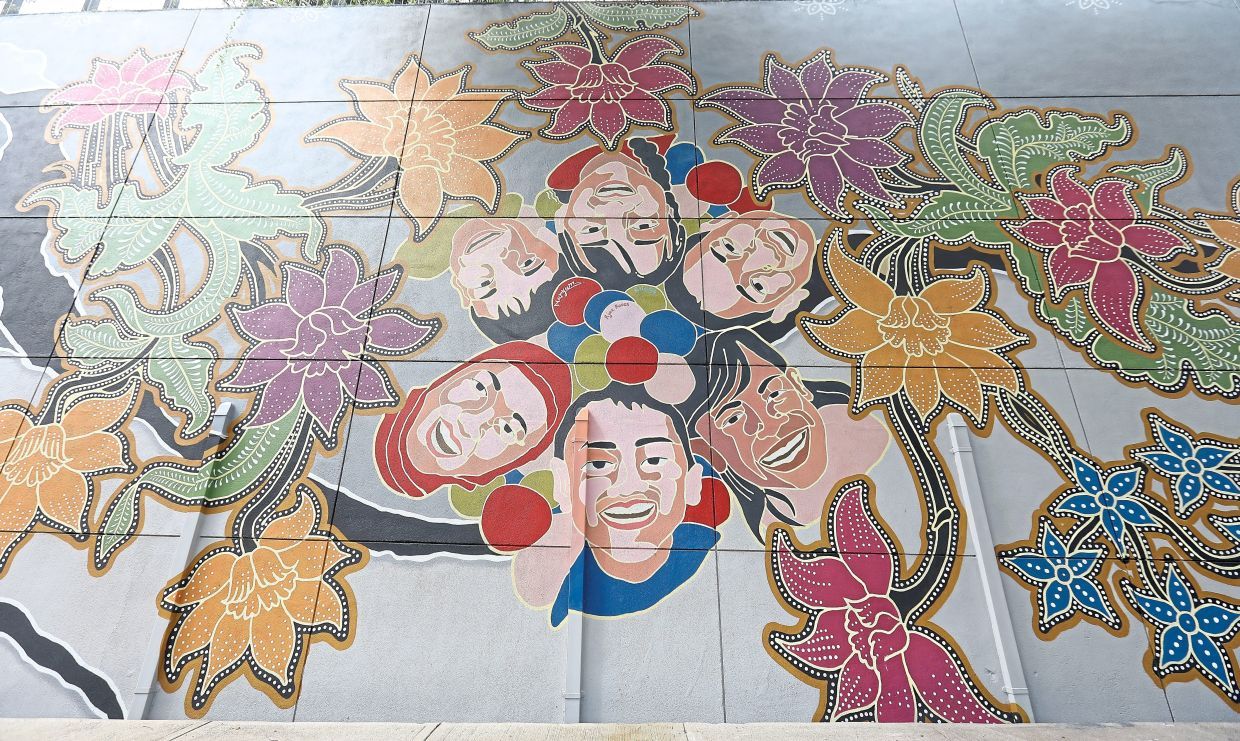 take pix of murals in kl. For Merdeka story. — AZLINA ABDULLAH/The Star