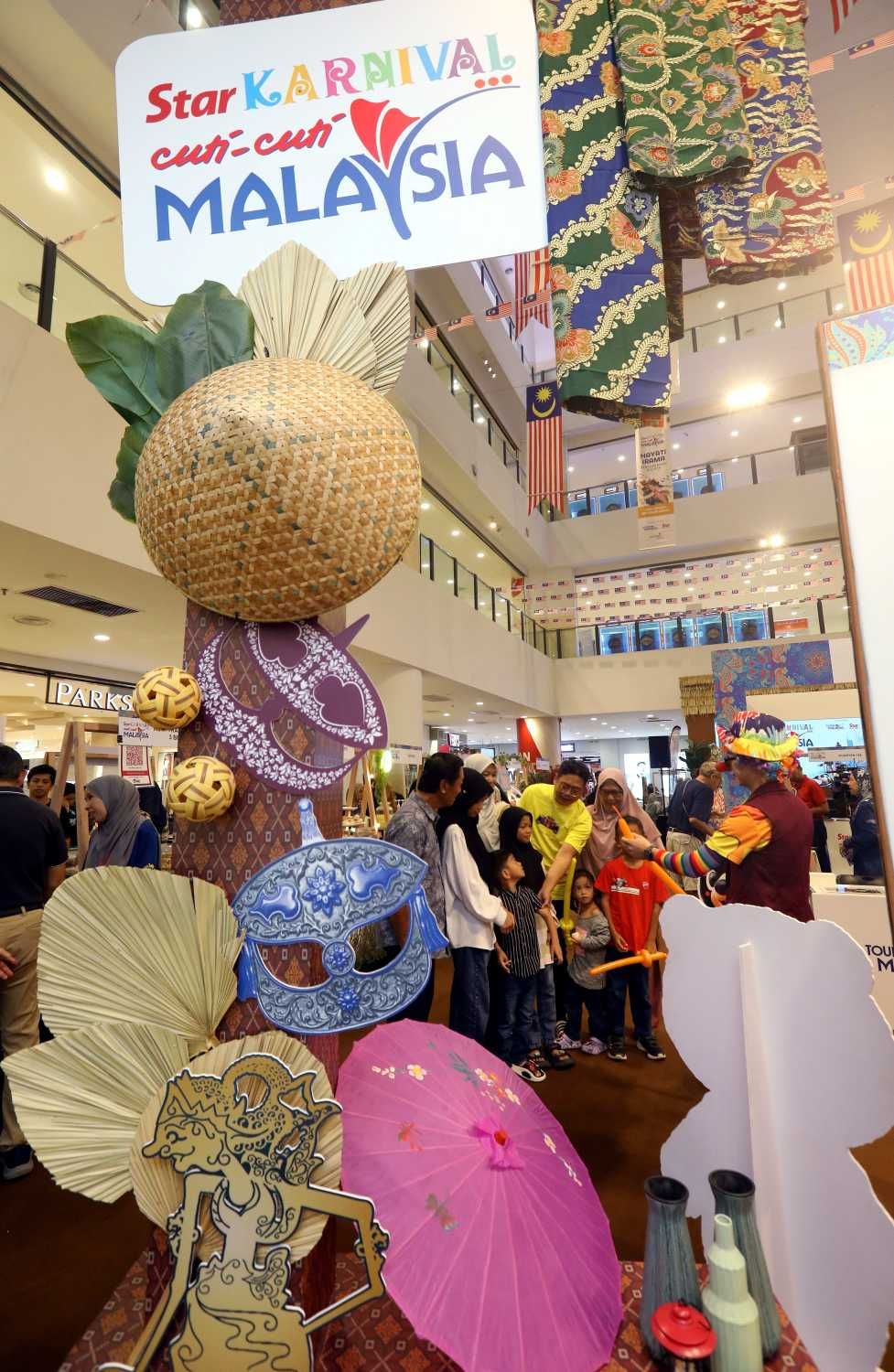 the Cuti-Cuti Malaysia Carnival co-organised by Star Media Group Berhad (SMG) and Tourism Malaysia at Kuantan City Mall, Pahang on Sept 20.— AZLINA ABDULLAH/The Star