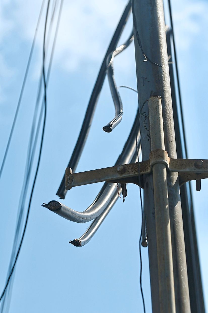 cable theft in broad daylight for three consecutive days..—ONG SOON HIN/The Star Reporter : Joe’s priwa