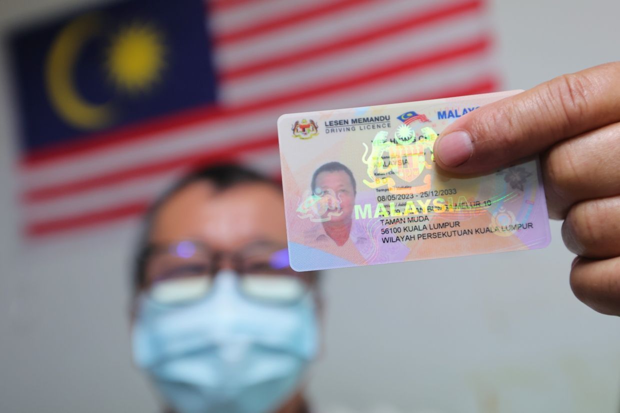 Kos untuk mendapatkan lesen memandu kelas B2 boleh mencecah RM350 hingga RM550 bergantung kepada kawasan. — Gambar Hiasan