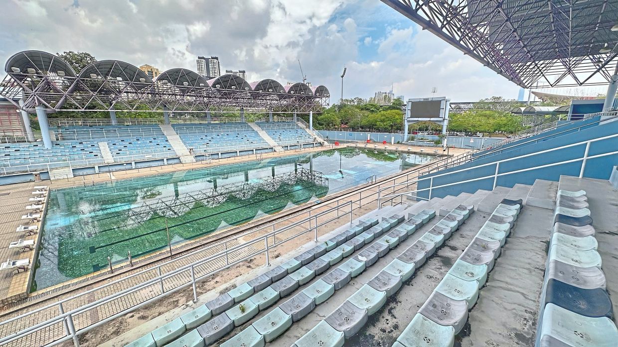 Story on the upgrade of the KL Swimming pool after Fed Govt has allocated RM15mil. — RAJA FAISAL HISHAN/The Star