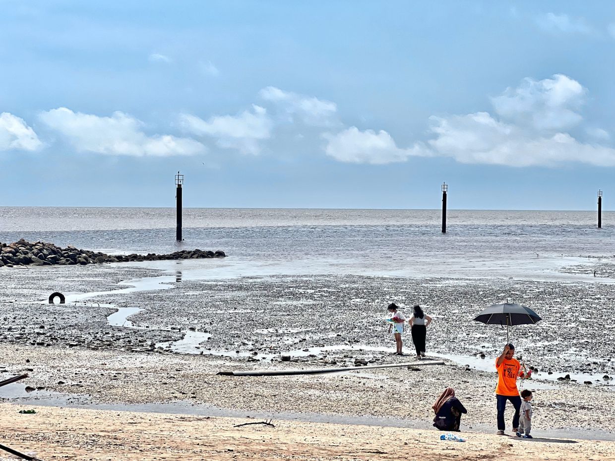 Visit Pantai Redang in the morning to avoid the crowds.