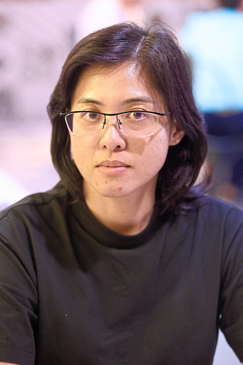 Interview with 5 RA heads, Taman Desa, Kuchai Lama, Taman Yarl, Taman Gembira and Continental Park on the severe congestion along Jalan Kelang Lama and gather their views on how proposed URA might address or potentially worsen existing traffic.—LOW BOON TAT/The Star