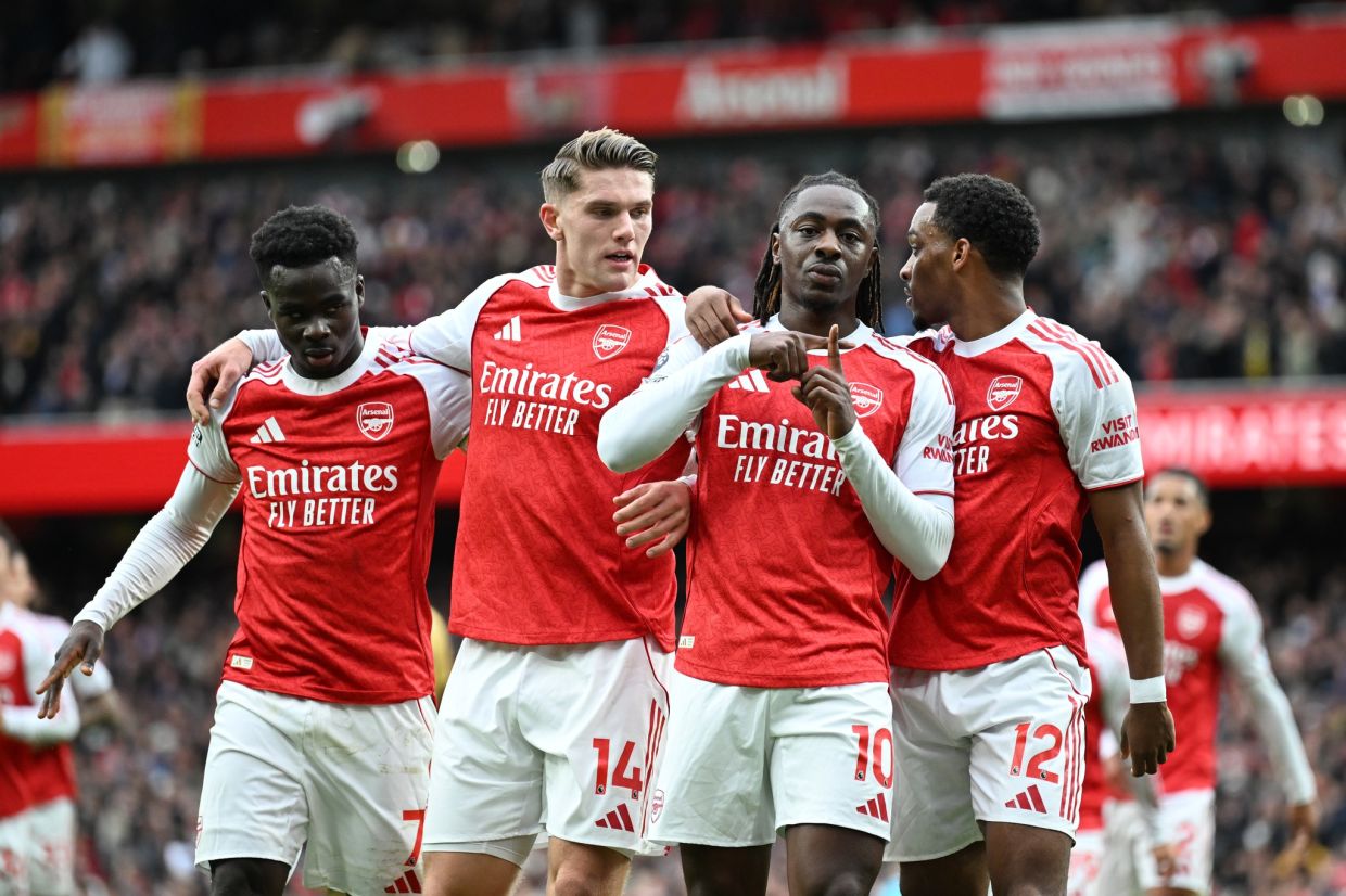 LONDON, ENGLAND - OCTOBER 26: Eberechi Eze of Arsenal celebrates scoring his team's first goal with teammates Jurrien Timber, Viktor Gyoekeres and Bukayo Saka during the Premier League match between Arsenal and Crystal Palace at Emirates Stadium on October 26, 2025 in London, England. (Photo by Stuart MacFarlane/Arsenal FC via Getty Images)