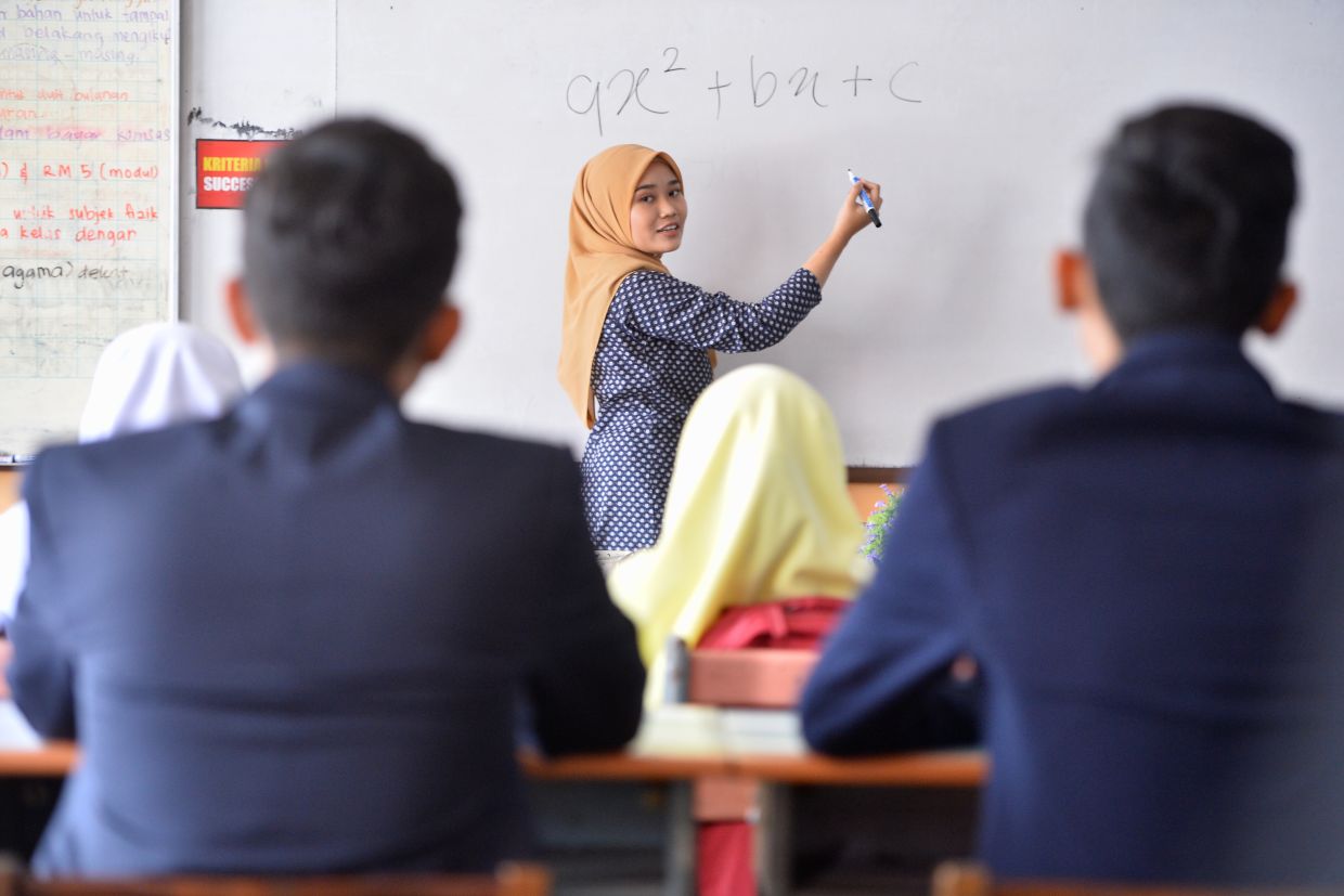Teacher Amy Mistika Salim, better known as Cikgu Orked, sharing her experience teaching a very shy student at SMK Kiaramas, Kuala Lumpur, on 23 May 2019. RAJA FAISAL HISHAN/The Star