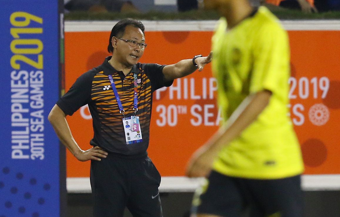 National U-23 coach Datuk Ong Kim Swee during the Group A match of SEA Games against Philippines at Rizal Memorial Stadium in Manila last night. IZZRAFIQ ALIAS / The Star. November 29, 2019.
