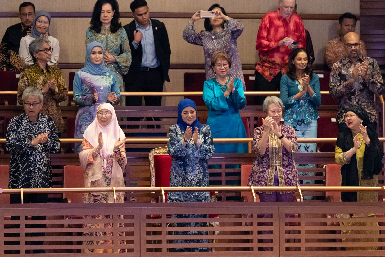 Keberangkatan KDYMM SPB RPA ke Symphony of Friendship anjuran bersama TEMASEK