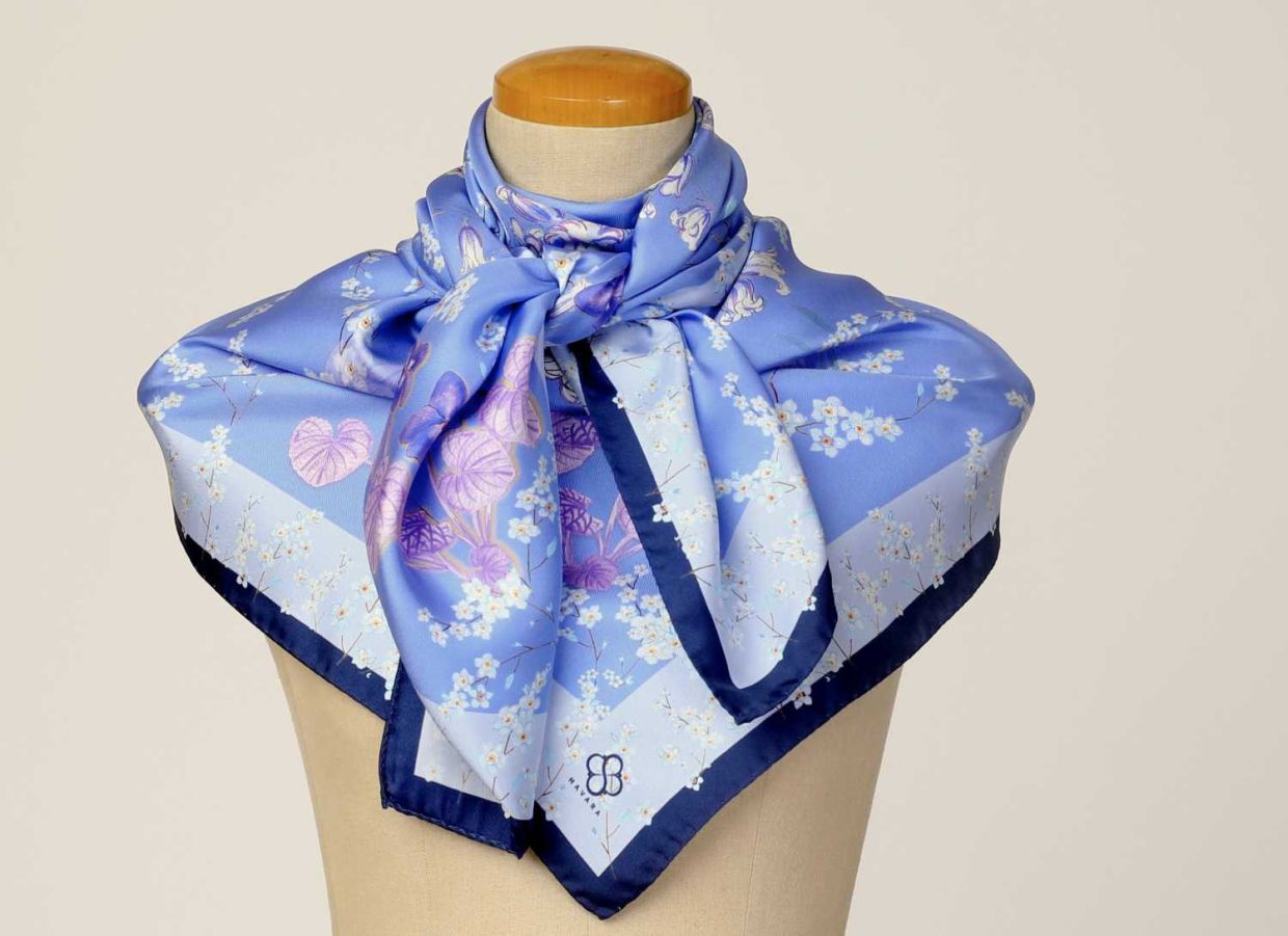 Photoshoot dan interviu pengasas skarf Havara mengenai perniagaan tudung premium Itali. — LEONG WAI YEE/The Stars