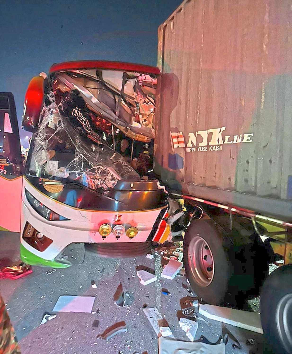 A tourist bus rear-ended a container trailer, injuring 23 people in Sungai Petani ,Kedah.Fire and Rescue Department BOMBA// 14 Jan 2025