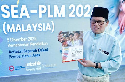 Education Ministry director-general Dr. Mohd Azam Ahmad at the announces Malaysia's results in the Southeast Asia Primary Learning Matrics (SEA-PLM) at Putrajaya. — FAIHAN GHANI/The Star.