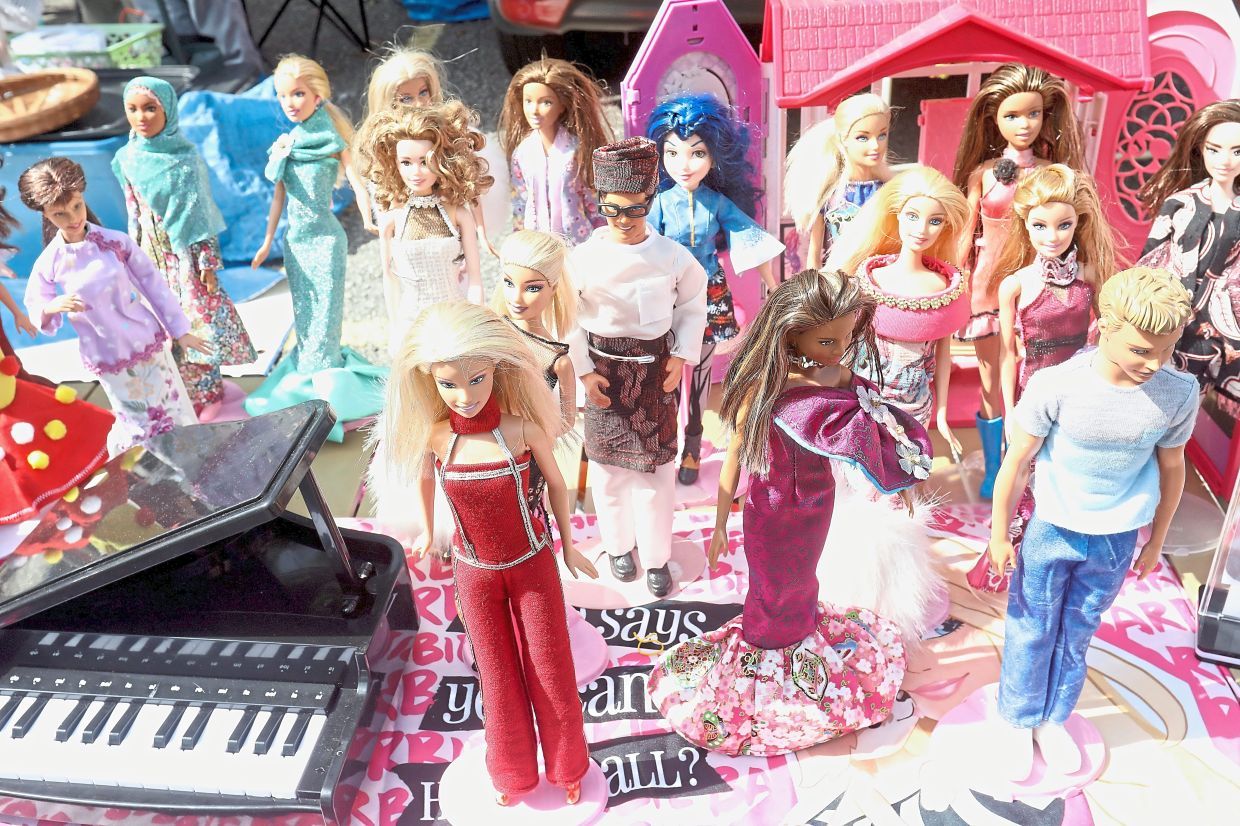 Car boot sales in Kota Damansara are a fun and affordable way to shop. You can find second-hand and pre-loved items like branded clothes, shoes, children’s toys, and more. There’s something for everyone — from kids to adults. It’s also a great way to support local sellers and enjoy a relaxing day out with family or friends. (0peration time every Sunday 7am to 11am). — AZLINA ABDULLAH/The Star