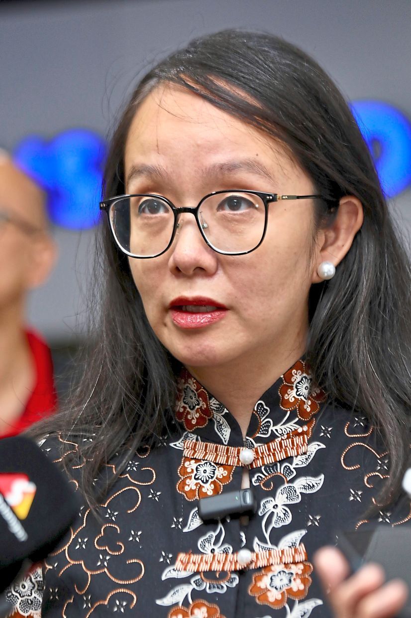 Official Submission of Objection Forms for the Local Plan MBSJ 2035 by ADUN Subang Jaya Michelle Ng. — LEONG WAI YEE/The Star