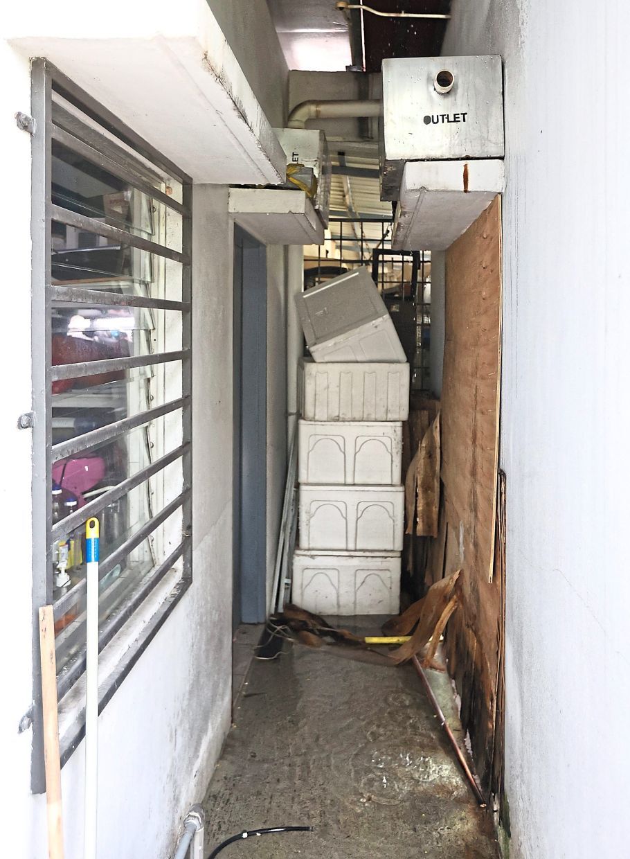 To interview traders association and customers at the food court which recently underwent upgrading works at Pusat Penjaja Desa Tun Razak on November 04 .- AZMAN GHANI/The Star