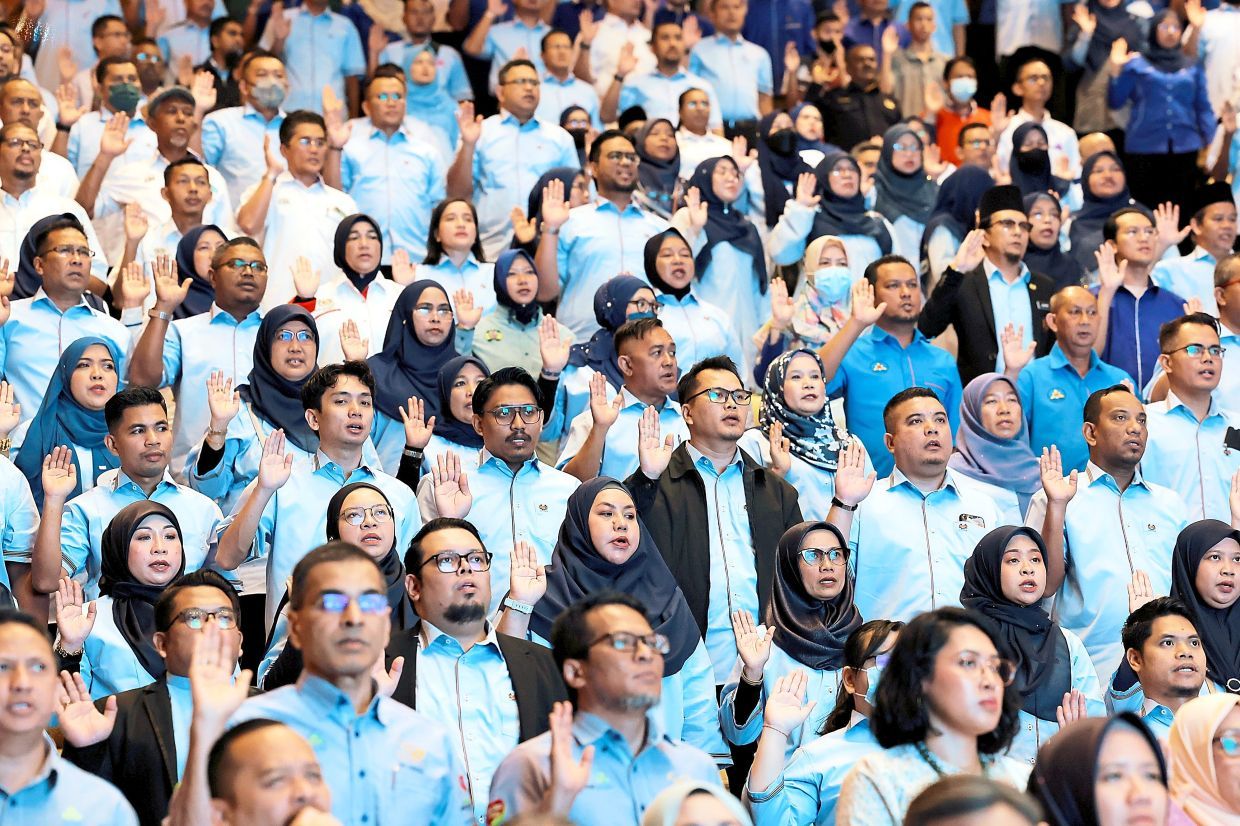 PUTRAJAYA, 1 Mei -- Ahli-ahli Kongres Kesatuan Pekerja-Pekerja Di Dalam Perkhidmatan Awam (Cuepacs) berhimpun pada Sambutan Hari Pekerja Cuepacs 2023 hari ini.--fotoBERNAMA (2023) HAK CIPTA TERPELIHARA