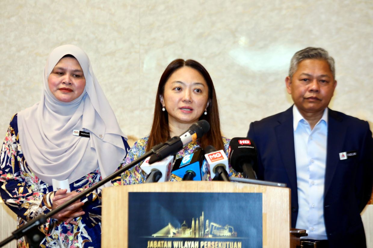 Minister in the Prime Minister’s Department (Federal Territories) Hannah Yeoh (centre) having a press conference on Ramadhan and Hari Raya bazaar in Kuala Lumpur. — LEONG WAI YEE/The Star
