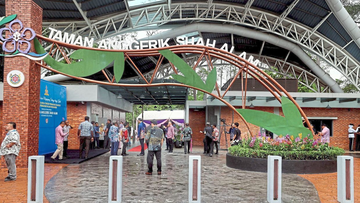 Tengku Permaisuri Selangor Tengku Permaisuri Norashikin at Majlis Perasmian Taman Anggerik Shah Alam..— KK SHAM/The Star